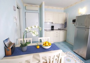 Residence Limoni del Rustichel: Apartment N.8 with lake view, underground parking and pool.