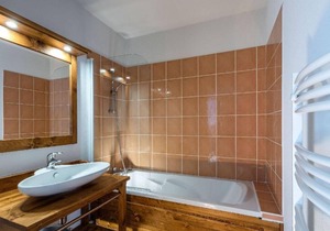 Resort center, fitness, swimming pool, parking, tv, ski locker, 27-54m², Abriès