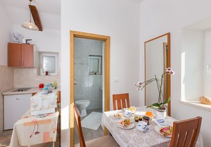 Restful Villa in Dalmatia with Garden