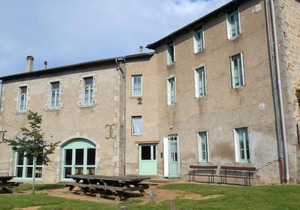 Retraite en Montagne Bourbonnaise: Gîte Convivial pour 14 Pers., Proche Loisirs et Nature - FR-1-489-343