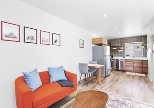 Retro Studio in the Heart of DTPH - Very Walkable