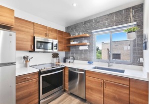 Retro Studio in the Heart of DTPH - Very Walkable
