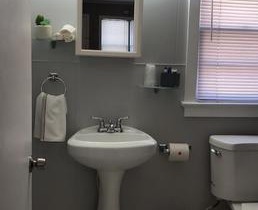 Reynolds House Inn & Motel