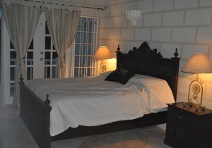 Ridge View Estate Home - 2 bedroom - Car optional