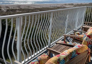 Right on the beach - Breathtaking ocean views from every room!