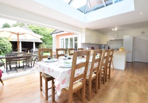 RIPPLEWAY, WALBERSWICK, pet friendly, with open fire in Walberswick
