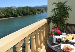 River Ebro Apartments