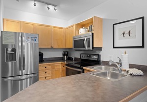 River Run Condo Close to Gondola, Shops & Dining w/Courtyard Views!