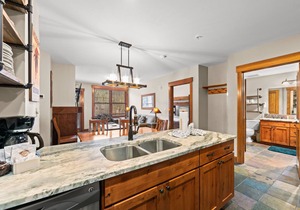 River Run Condo w/Great Shared Amenities: Pool, Hot Tubs, Play Area, & More!