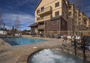 River Run Condo w/Mountain Views from Private Balcony & Close to Gondola!
