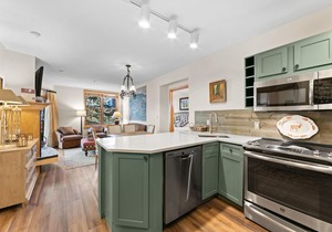 River Run Condo w/Private Balcony for Courtyard Views, Close to Gondola!