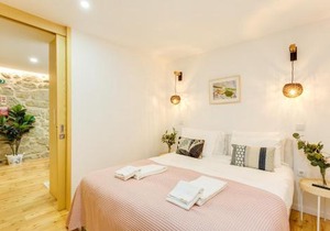 Riverside 2 Bedroom Apartment by DA'HOME