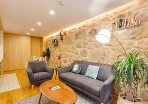 Riverside 2 Bedroom Apartment by DA'HOME