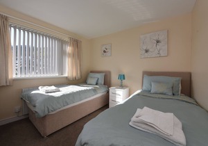 Riverside 6 - Three Bedroom Apartment, Sleeps 6