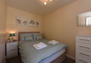 Riverside 6 - Three Bedroom Apartment, Sleeps 6