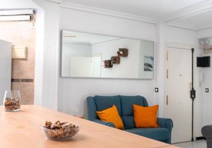 Riverside Apartment in Triana