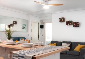 Riverside Apartment in Triana