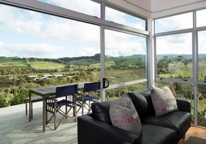 Riverside Matakana luxury apartment style bach