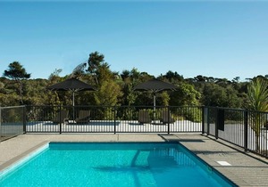 Riverside Matakana luxury apartment style bach