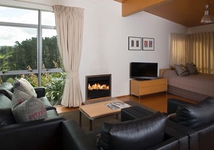 Riverside Matakana luxury apartment style bach