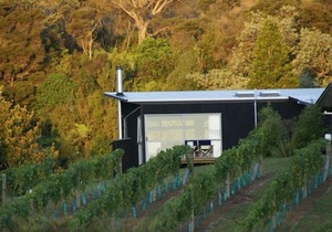 Riverside Matakana luxury apartment style bach