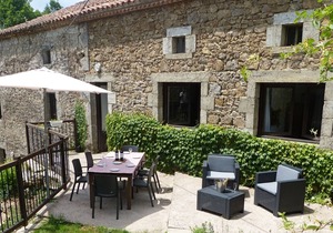Riverside Mill in walking distance of village with Restaurant / Bar & Bakery