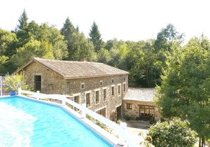 Riverside Mill in walking distance of village with Restaurant / Bar & Bakery
