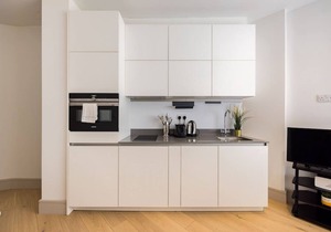 Riverside Studio Flat in Kingston