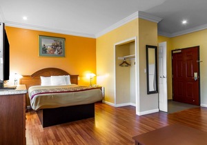 Rodeway Inn & Suites