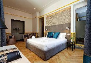 Roma Five Suites