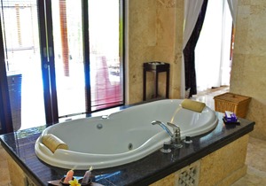 Romantic 1 BR Private Pool Villa in Kuta
