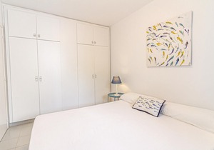 Romantic, Beach Apartment with Mediterranean Sea Views