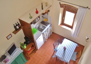Romantic flat in villa, in the hills of Florence, countryside, pool, relax.