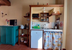 Romantic flat in villa, in the hills of Florence, countryside, pool, relax.