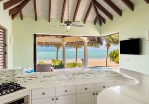 Romantic Getaway, LOWEST DENSITY on the Island, STAND ALONE BUNGALOWS!