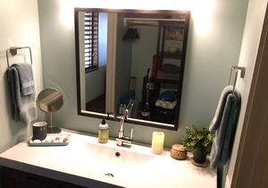 Romantic Modern Upstairs Corner Studio with Ocean View, on the Island of Molokai