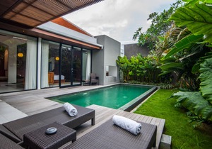 Romantic one bedroom private pool villa in the heart of Legian
