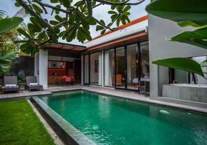 Romantic one bedroom private pool villa in the heart of Legian