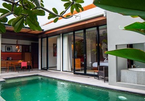 Romantic one bedroom private pool villa in the heart of Legian