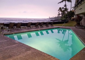 Romantic Penthouse Oceanfront Condo with AC and Fabulous Views