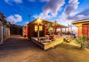 Romantic Piha