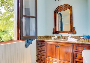 Romantic Suite on Riverfront Property with WiFi, AC & On-Site Pool/Dining