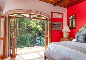 Rooftop 1-BR Penthouse w/Ocean Views and Private Hot Tub at Luxury Resort
