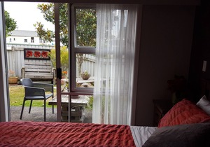 Room 5 Cadence Bed and Breakfast
