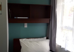 Room 6 Cadence Bed and Breakfast