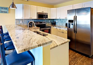 Room for You and Your Friends - 4 BR Directly on Lake Erie max 12 ppl CON 202
