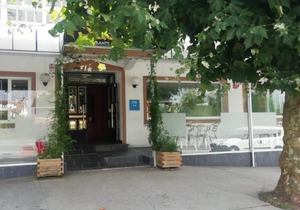 Room in Guest room - Hostal restaurante Seoane