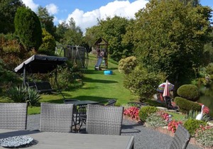 Roomy Apartment in Lichtenhain with Pond