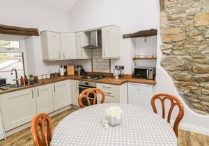 ROSE COTTAGE, with open fire in Grassington