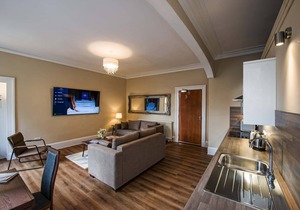 Rosedene Highland House - Emperor Apartment 6